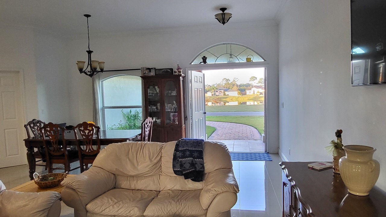 Photo of Livingroom in Port Saint Lucie