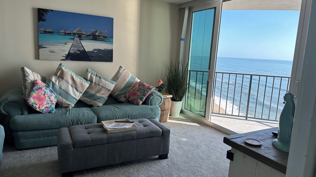 Photo of Livingroom in Hutchinson Island South