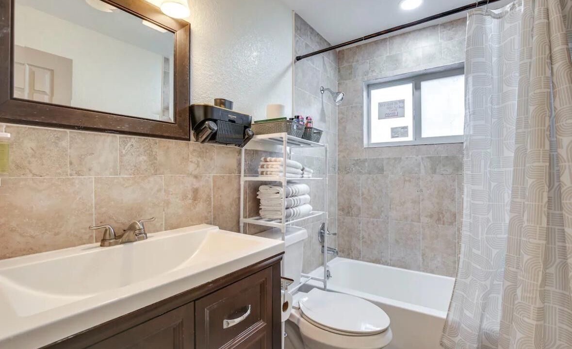 Photo of Bathroom in Sunrise
