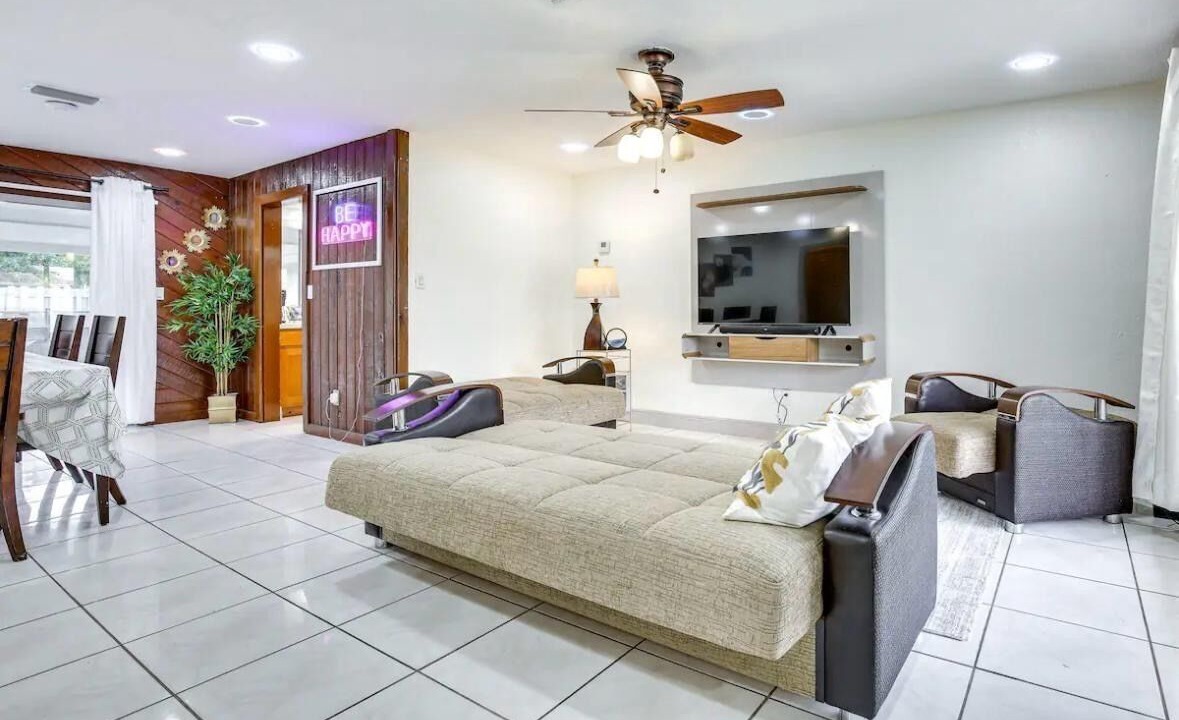 Photo of Bedroom in Sunrise