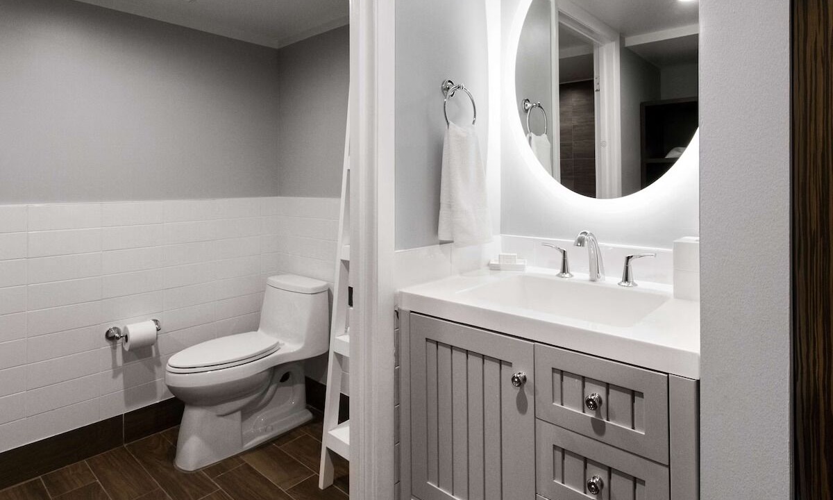 Photo of Bathroom in Marathon