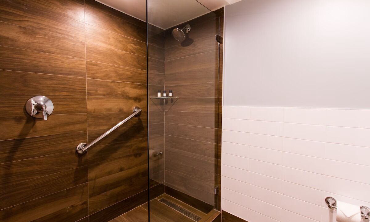 Photo of Bathroom in Marathon