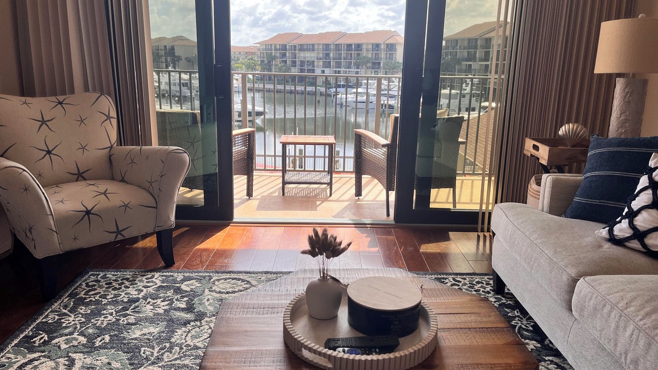 Photo of Livingroom in The Bluffs