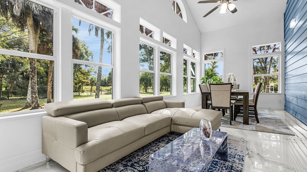 Photo of Livingroom in Naples