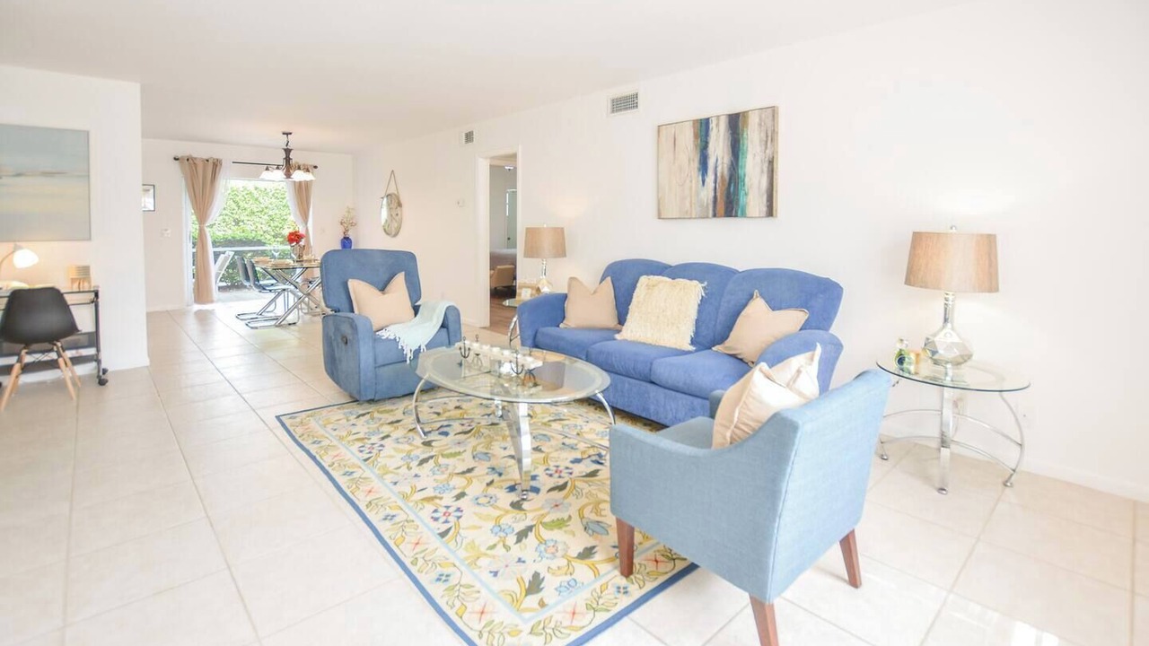 Photo of Livingroom in Singer Island