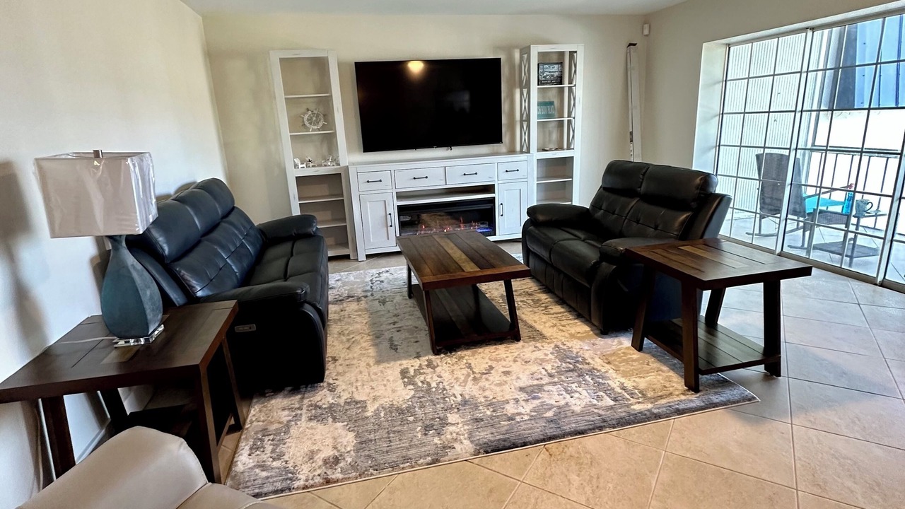 Photo of Livingroom in Yacht Club
