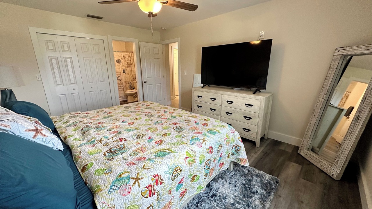 Photo of Bedroom in Yacht Club