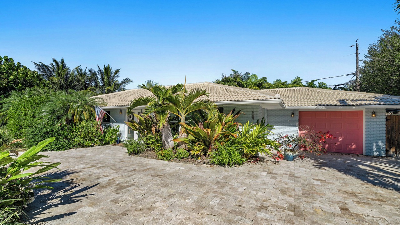 Photo of Outdoor in Juno Beach