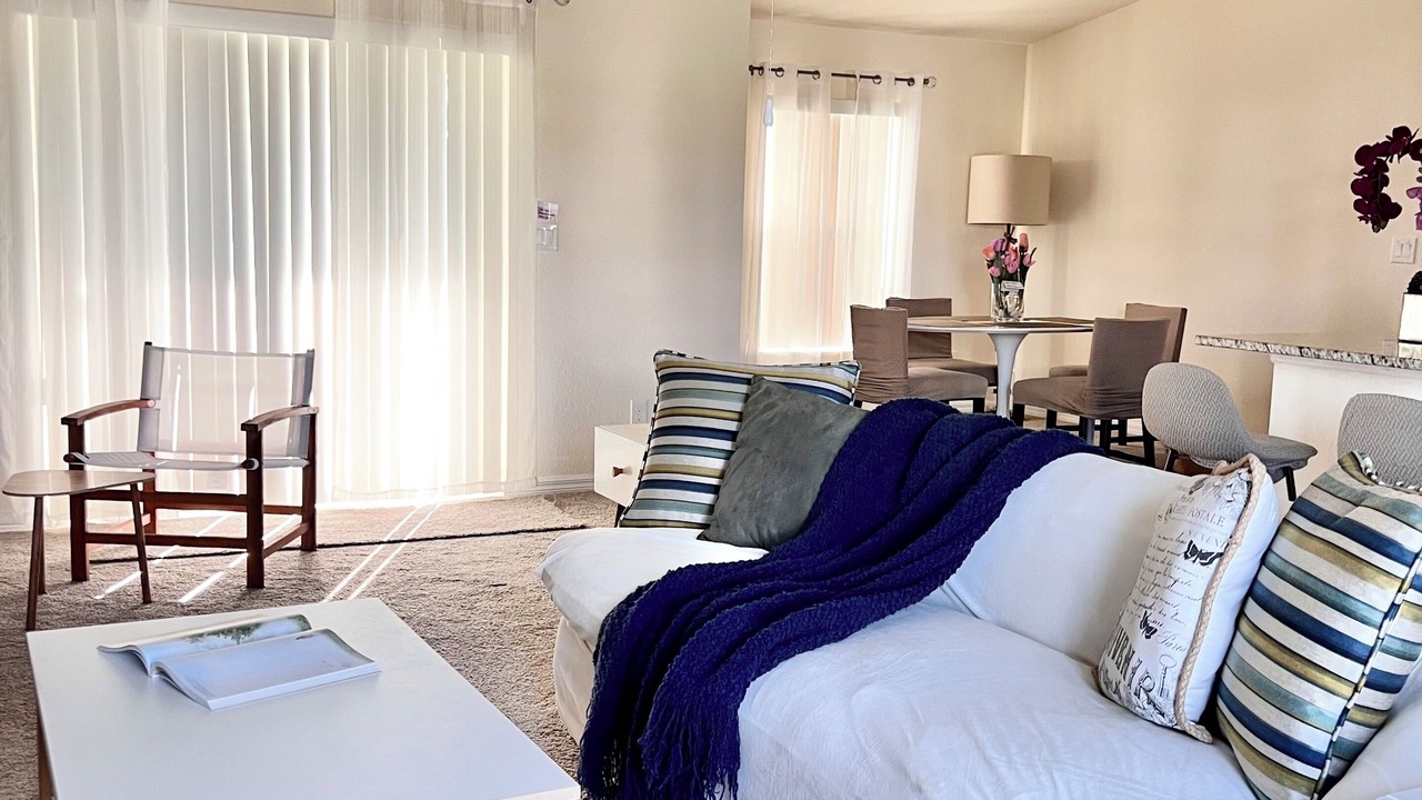Photo of Livingroom in LaBelle