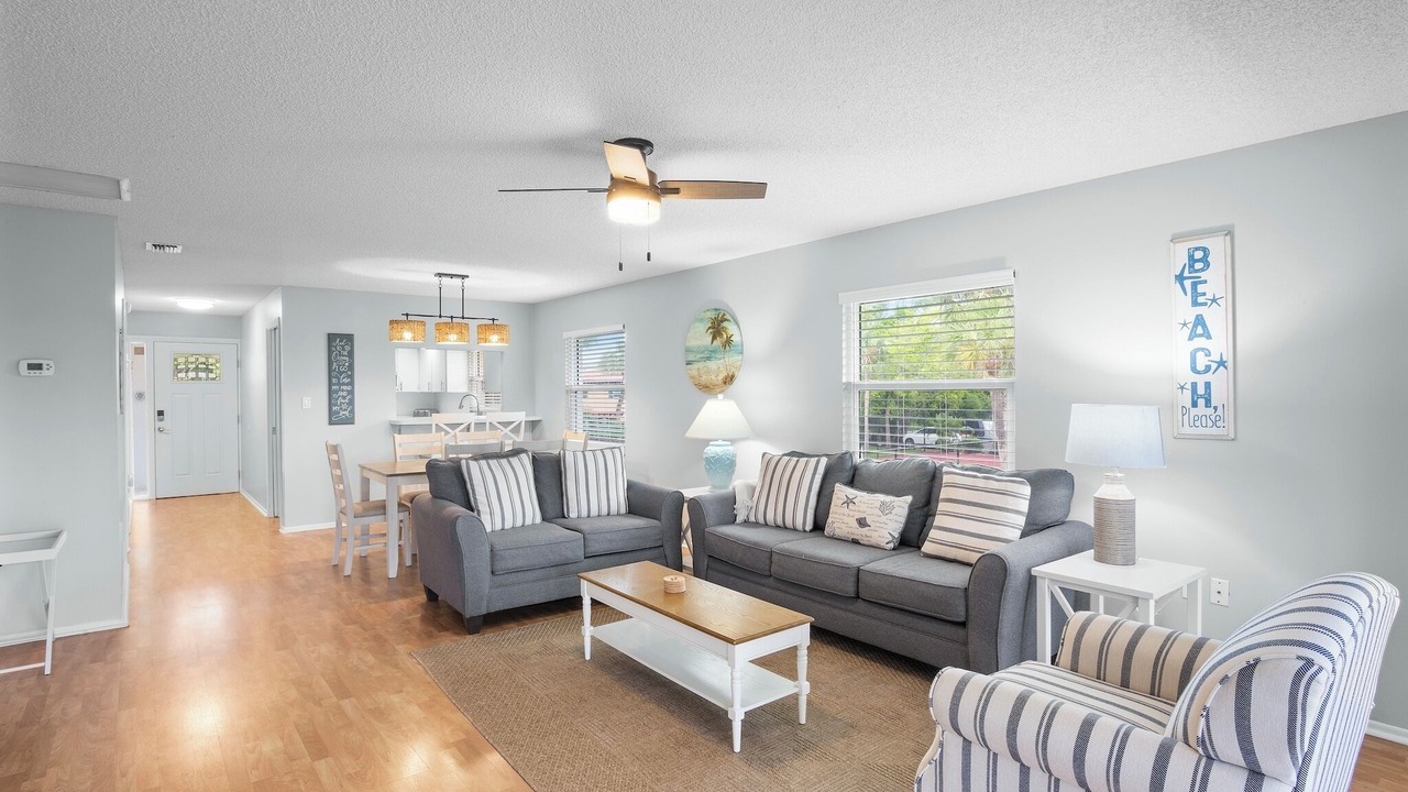 Photo of Livingroom in Holmes Beach