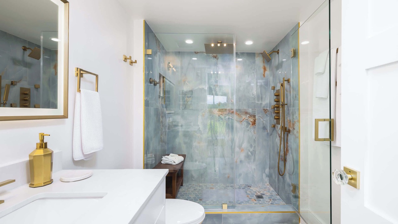 Photo of Bathroom in Blue Waters