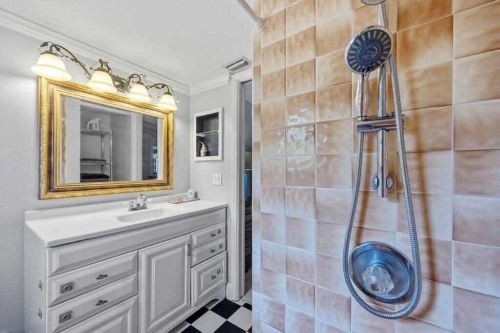 Photo of Bathroom in Deep Creek