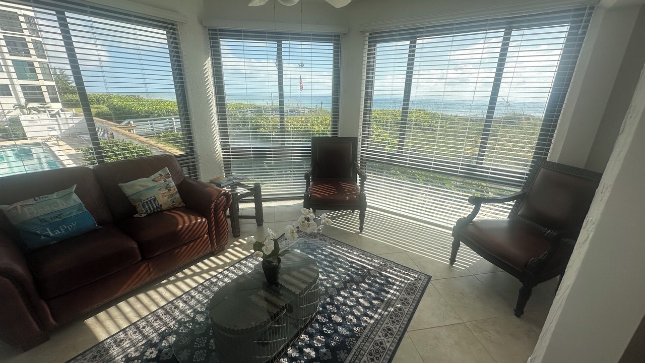 Photo of Livingroom in Stuart