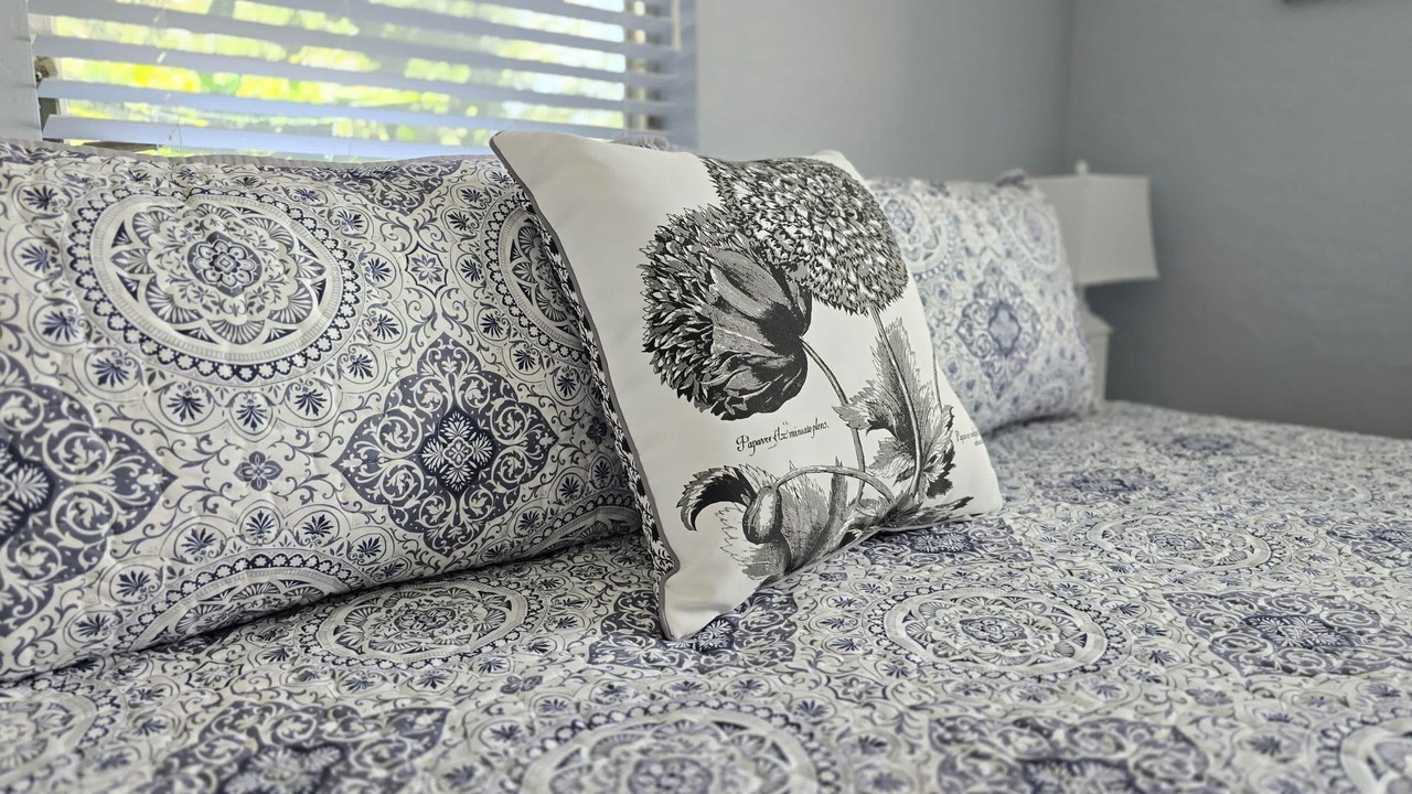 Photo of Bedroom in Gulf Gate Estates