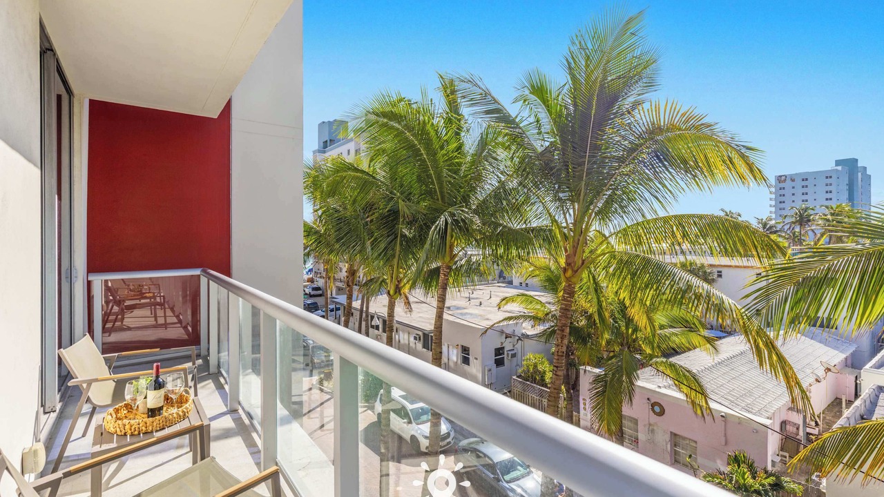 Photo of Patio Balcony in Hollywood