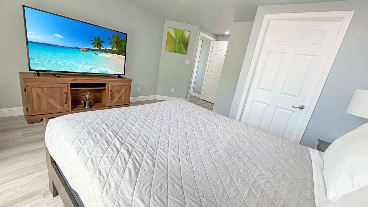 Photo of Bedroom in Floridana Beach