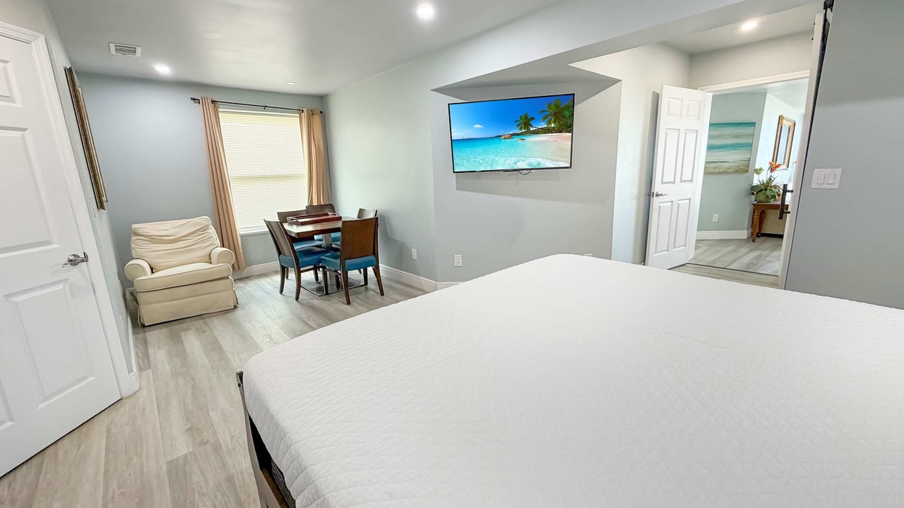 Photo of Bedroom in Floridana Beach