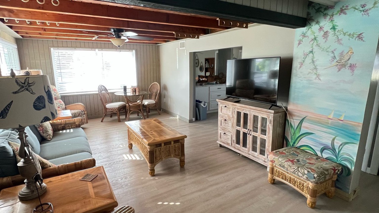 Photo of Livingroom in Marathon
