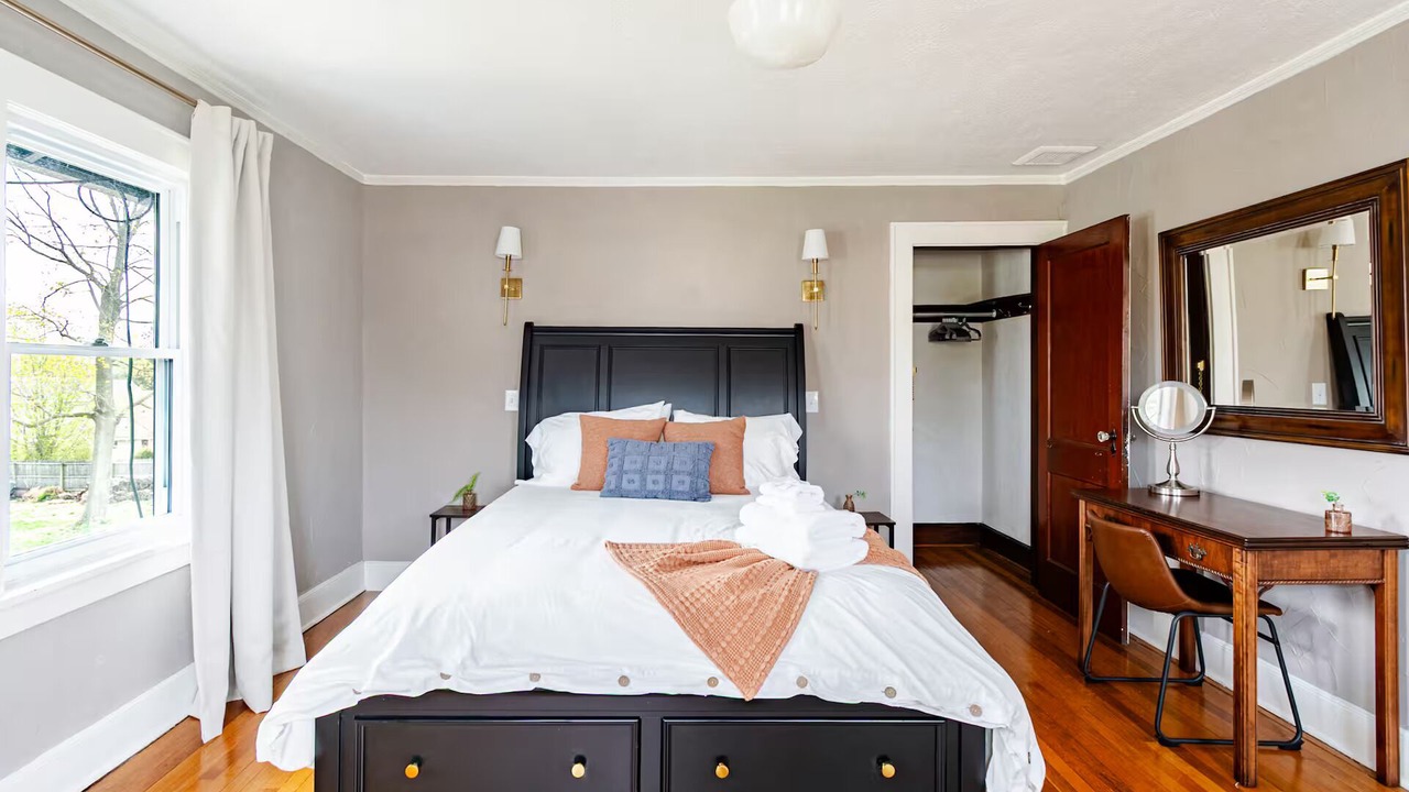 Photo of Bedroom in Red Bank