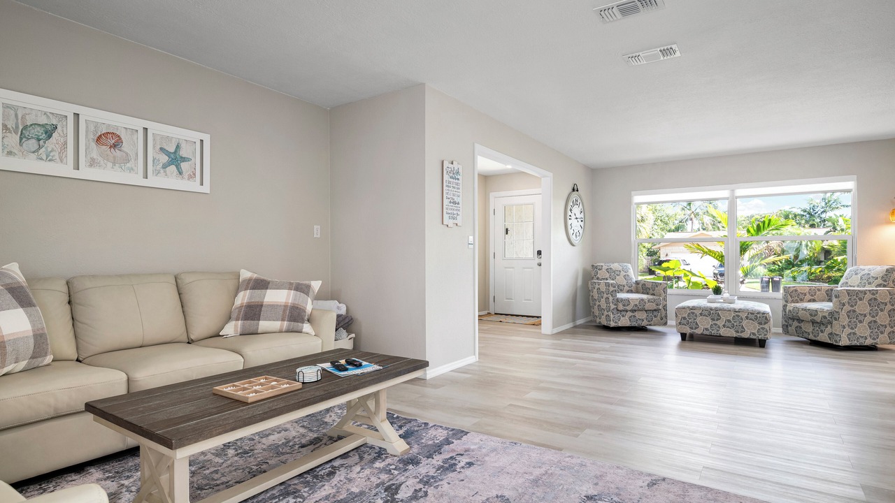 Photo of Livingroom in Harbor Hills