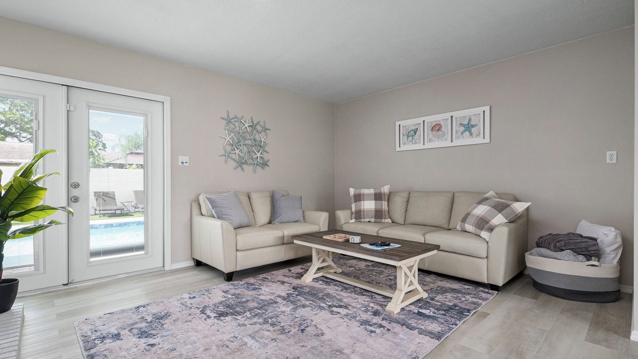 Photo of Livingroom in Harbor Hills