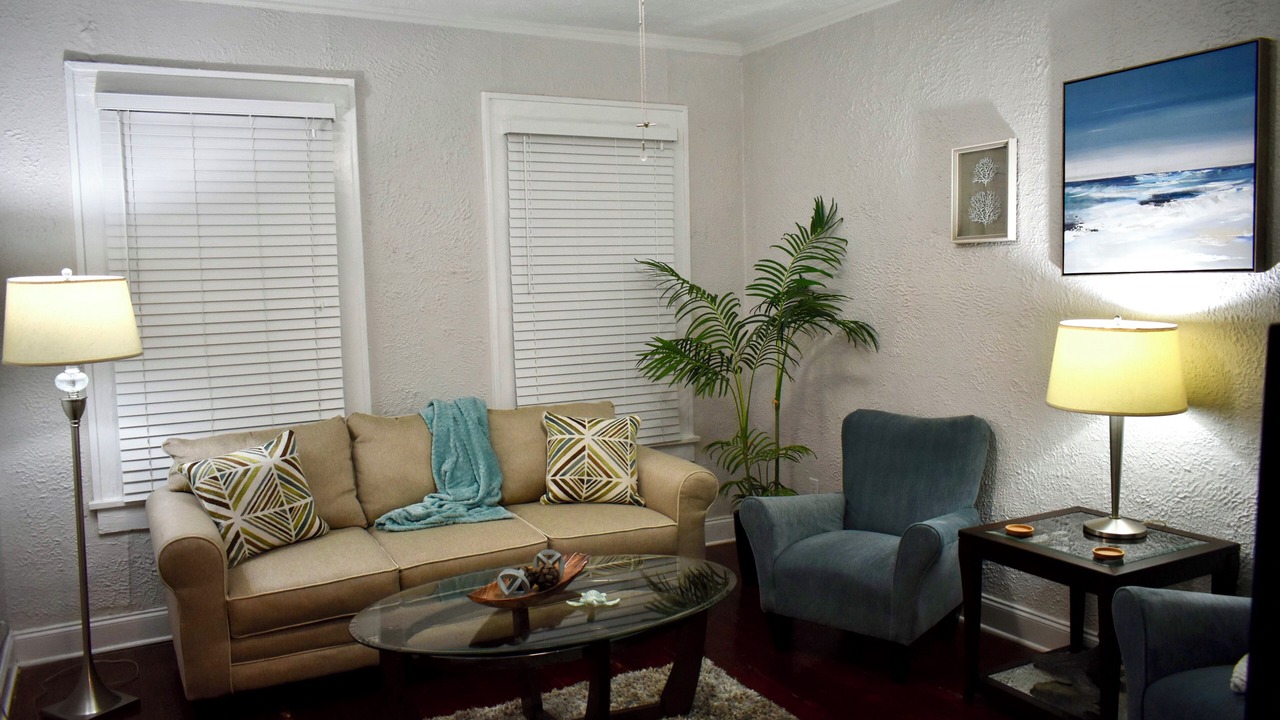 Photo of Livingroom in Courier City - Oscawana