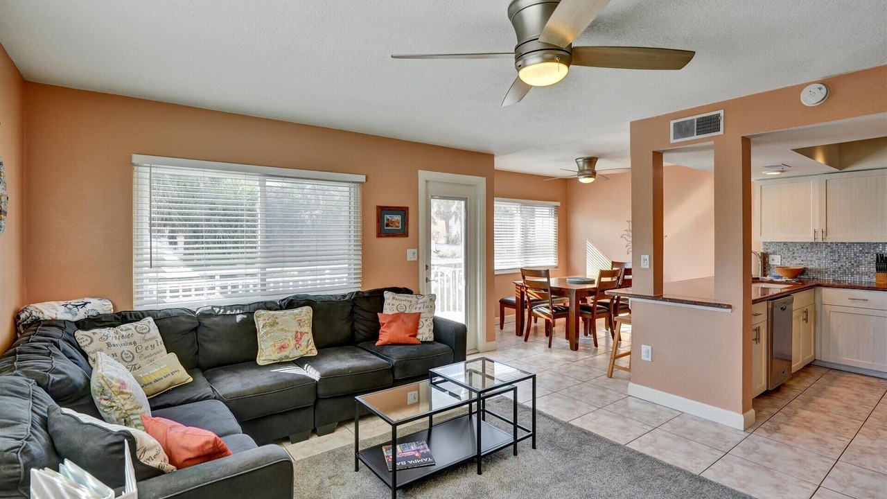 Photo of Livingroom in Independence Square