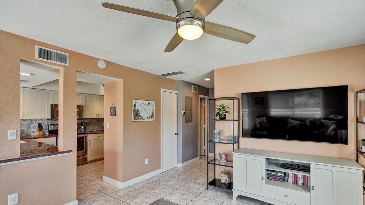 Photo of Livingroom in Independence Square