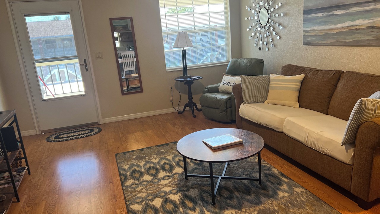 Photo of Livingroom in Englewood South