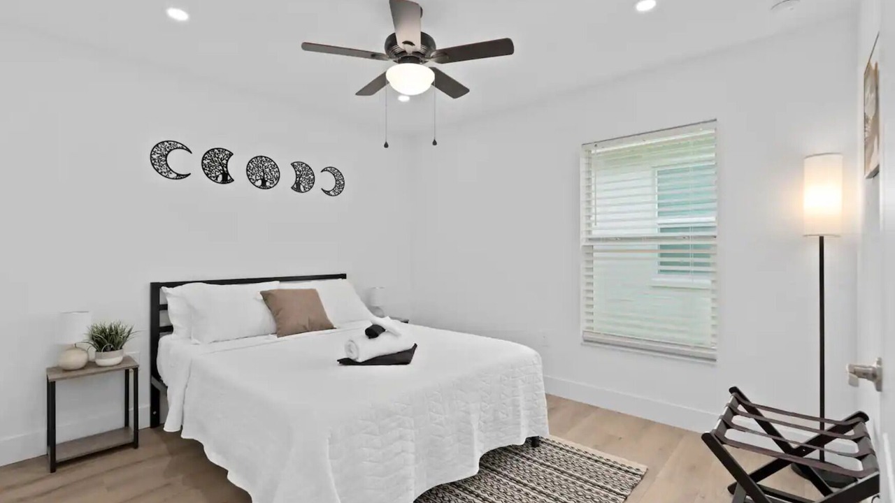 Photo of Bedroom in Inwood