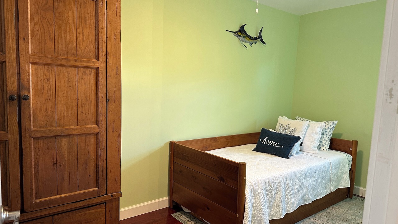 Photo of Bedroom in Breezeswept Beach Estates