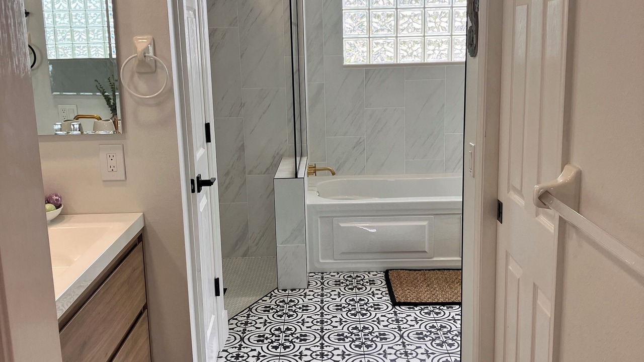 Photo of Bathroom in Bay Harbor Estates