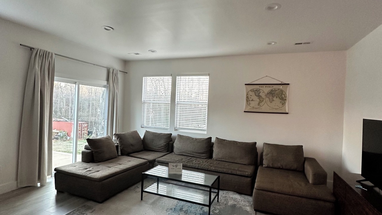 Photo of Livingroom in Duncan