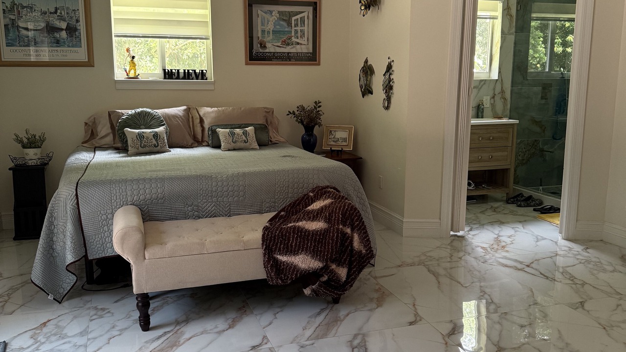 Photo of Bedroom in Ludlam