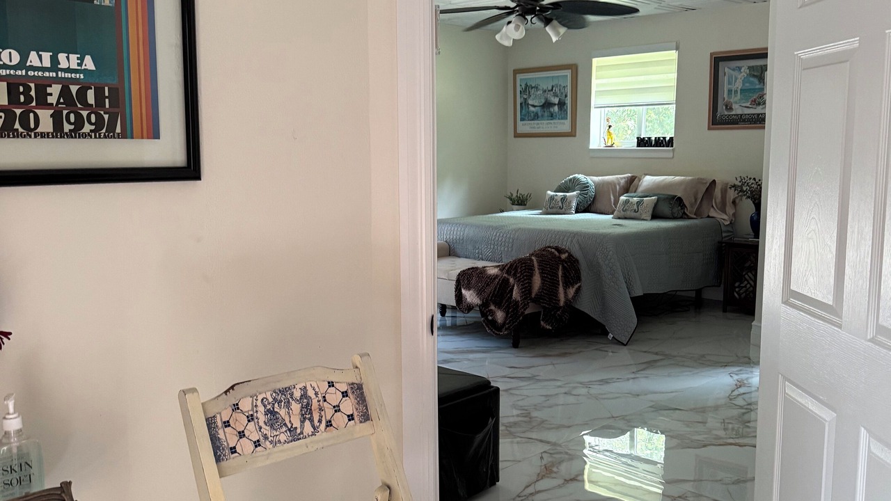 Photo of Bedroom in Ludlam