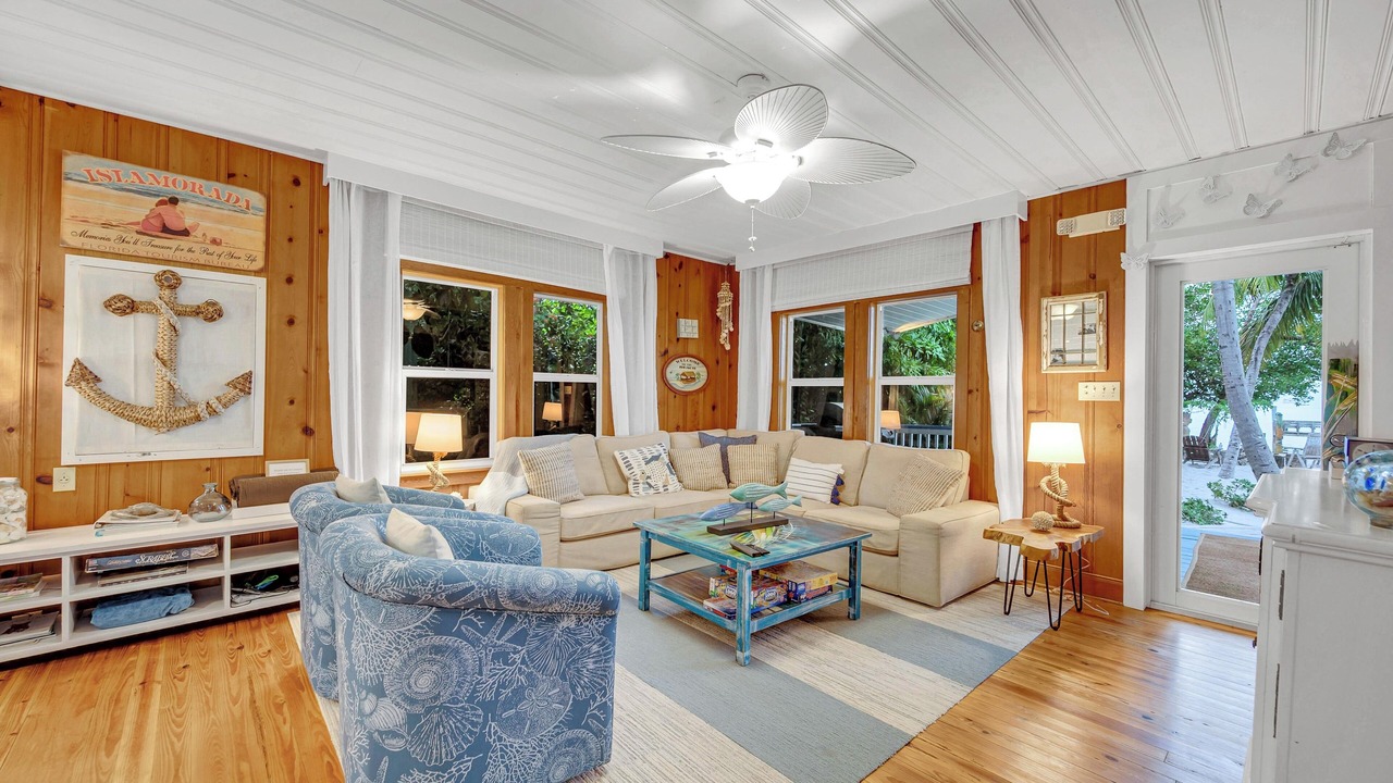 Photo of Livingroom in Islamorada