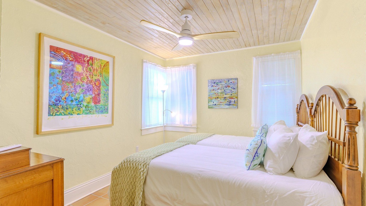 Photo of Bedroom in Indian Beach Sapphire Shores