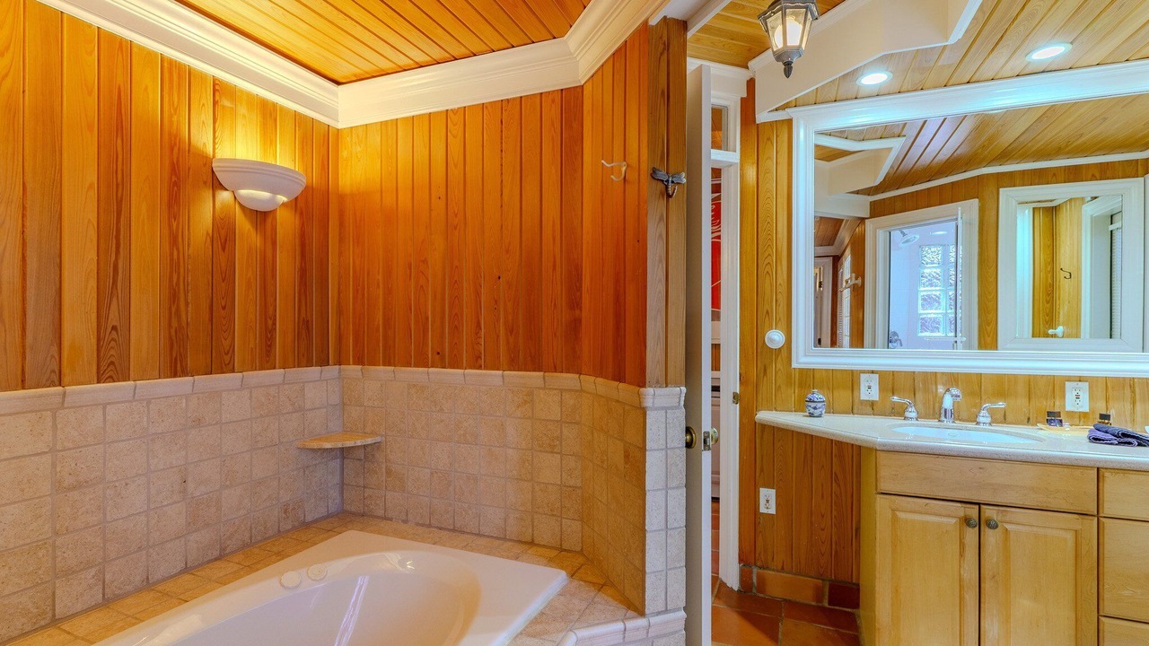 Photo of Bathroom in Indian Beach Sapphire Shores