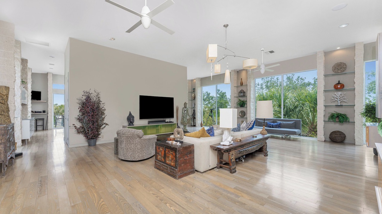 Photo of Livingroom in Englewood