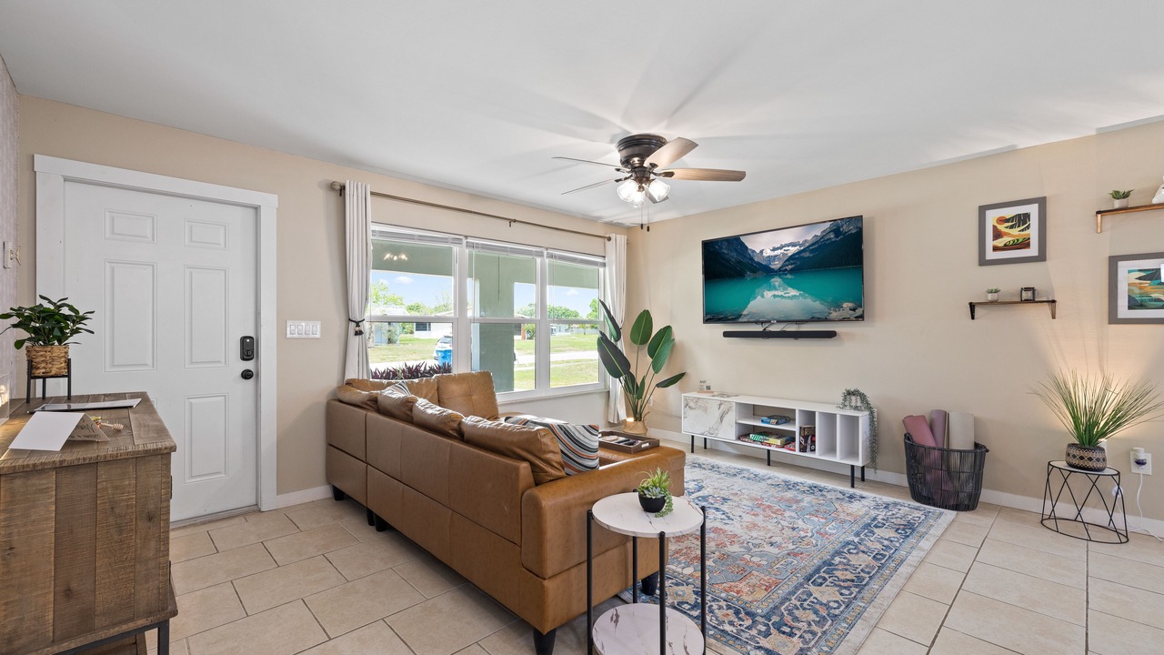 Photo of Livingroom in Interchange Square