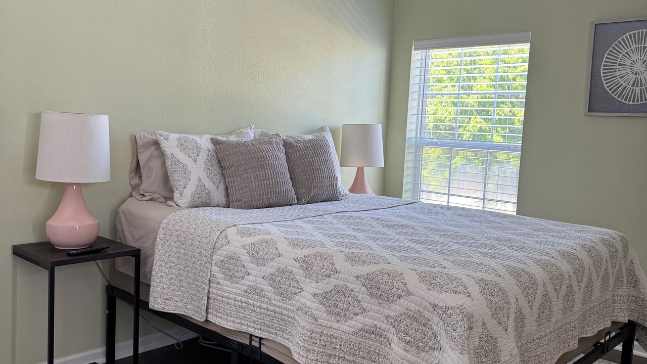 Photo of Bedroom in Crystal Beach