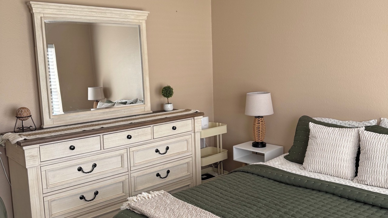 Photo of Bedroom in Crystal Beach
