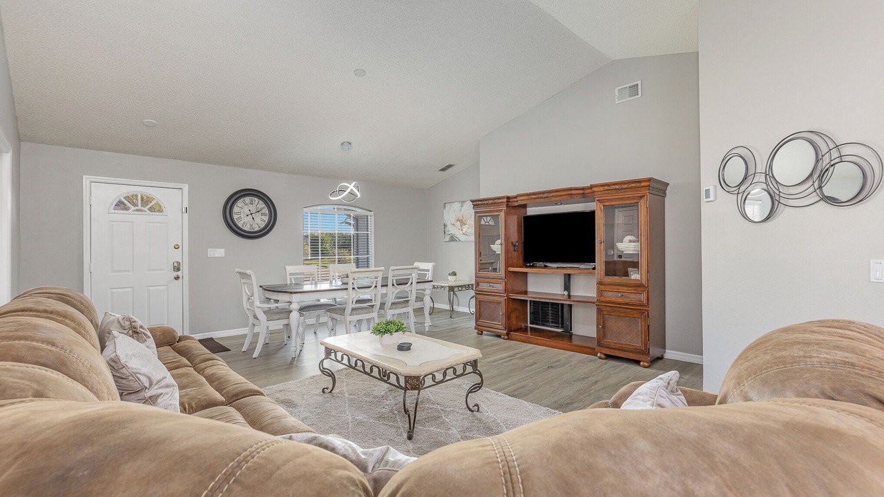 Photo of Livingroom in Sunridge Woods