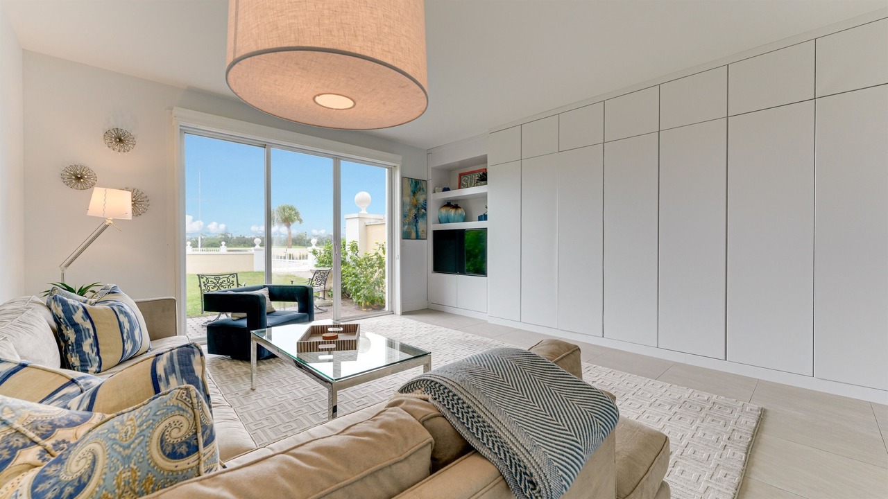 Photo of Livingroom in Osprey