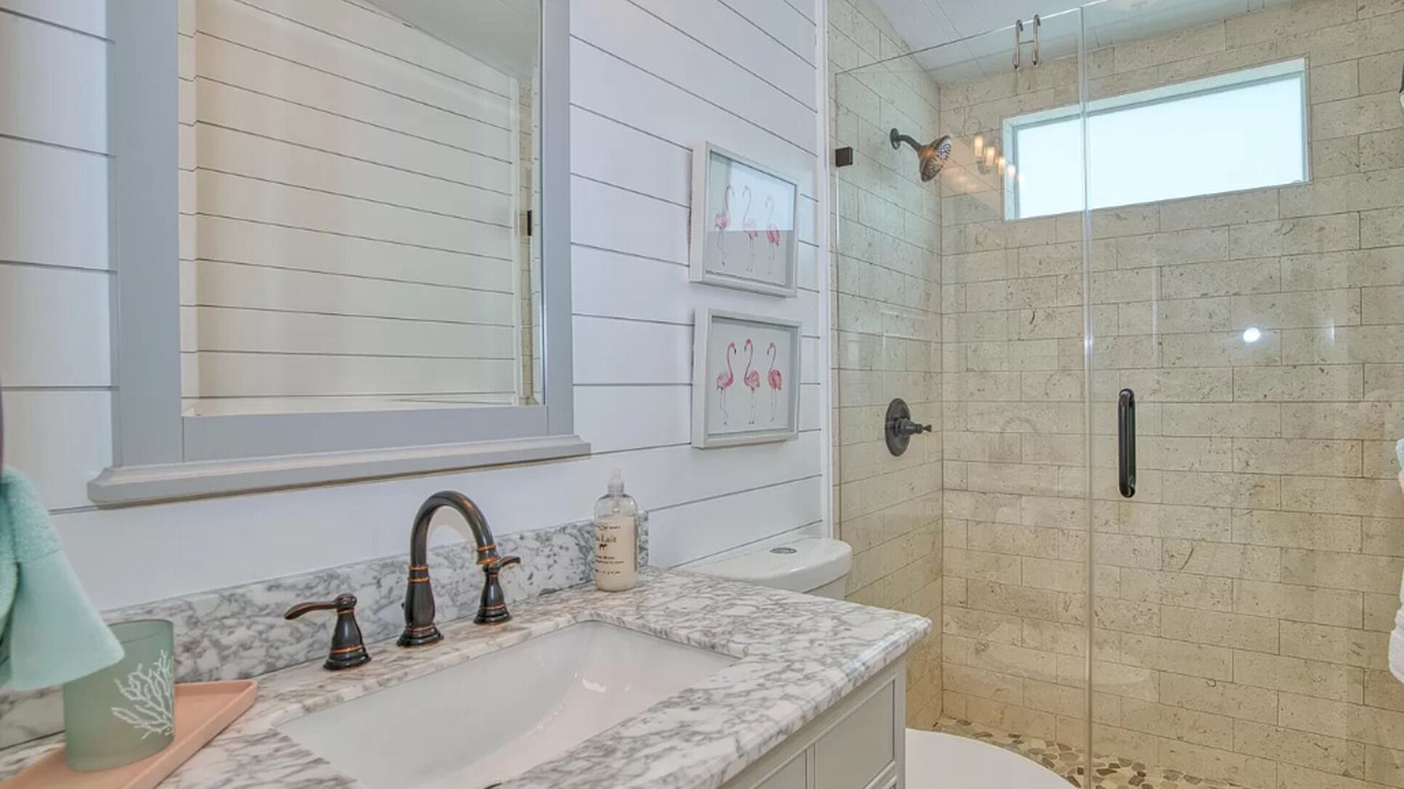 Photo of Bathroom in Cross Key Waterways
