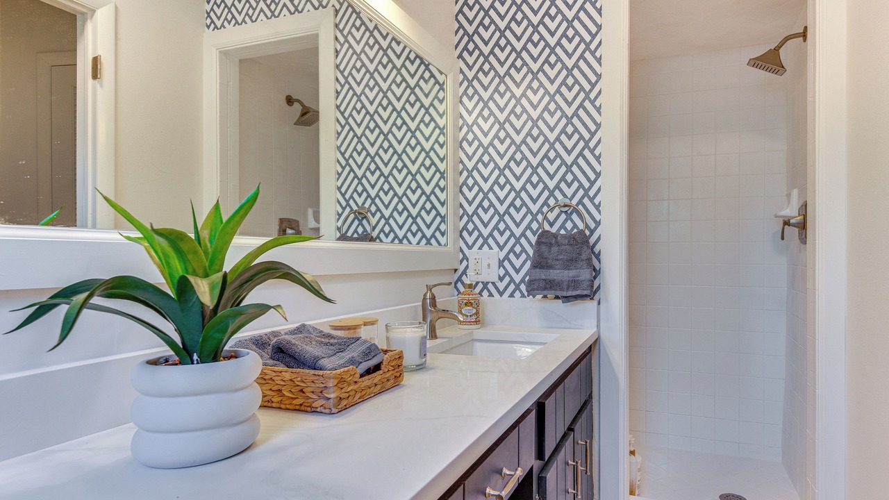 Photo of Bathroom in Tropic