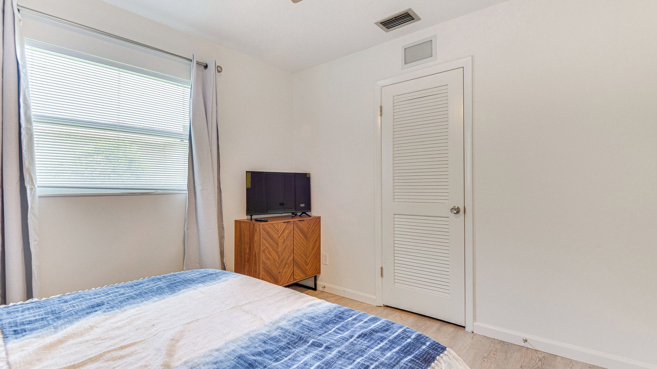 Photo of Bedroom in Tropic