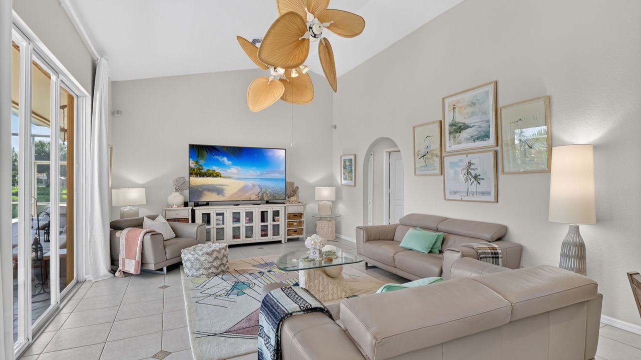 Photo of Livingroom in Central Naples
