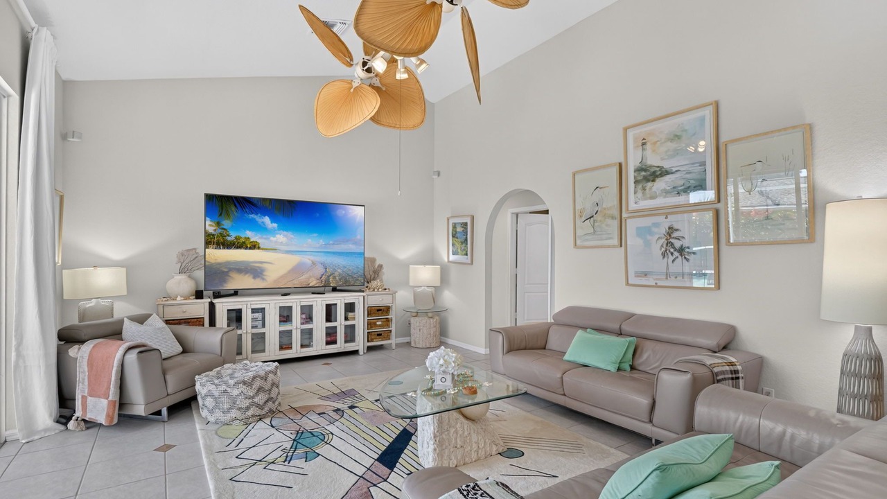 Photo of Livingroom in Central Naples