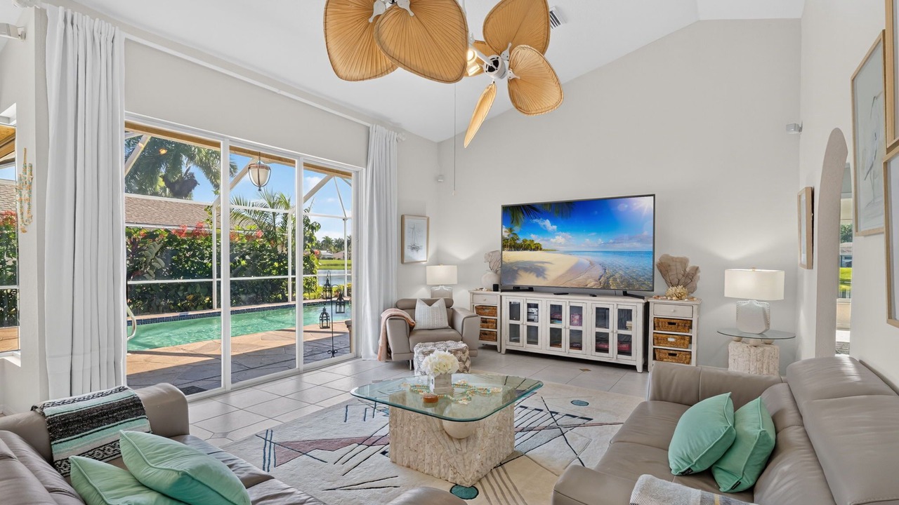 Photo of Livingroom in Central Naples